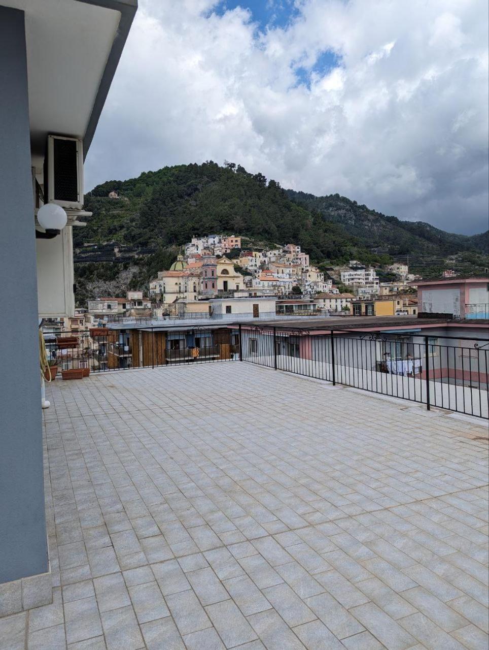 Piccolo Appartamento Con Grande Terrazzo Panoramico مايوري المظهر الخارجي الصورة