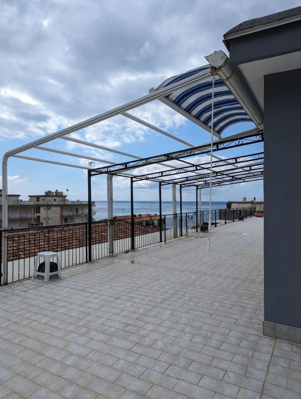 Piccolo Appartamento Con Grande Terrazzo Panoramico مايوري المظهر الخارجي الصورة